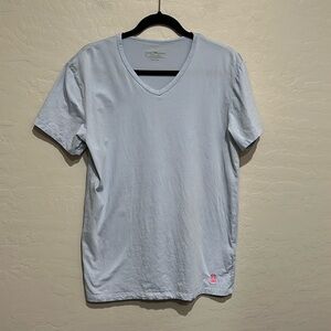 Psycho Bunny Vneck Tshirt in Light Blue Super soft, Size Medium